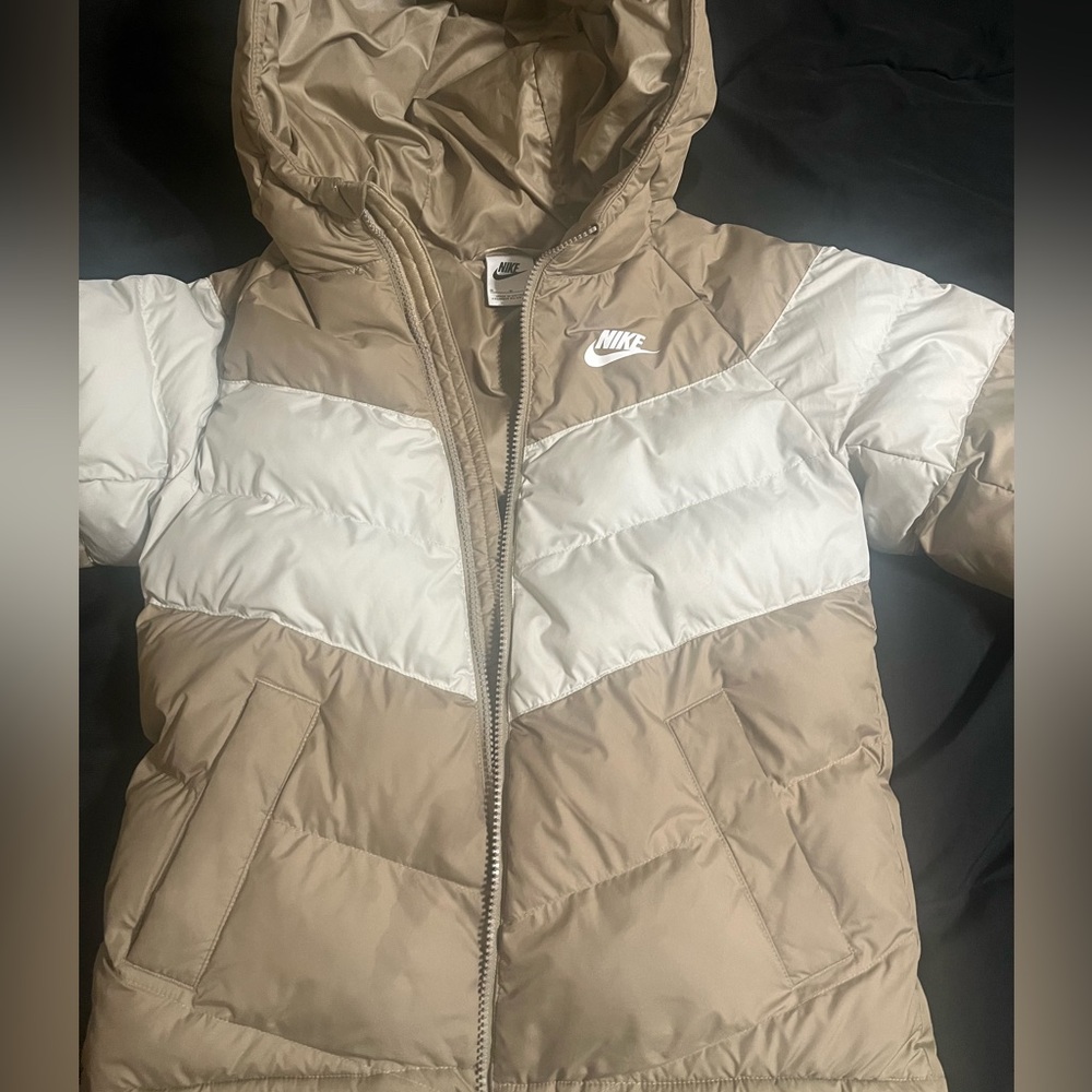 Nike Kids Hooded Sand Tan size M Puffer Jacket